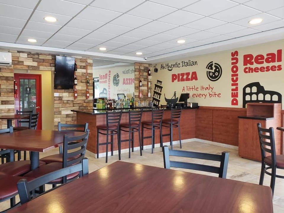 Restaurant/places to eat, Lounge or bar, Food and drinks, Food