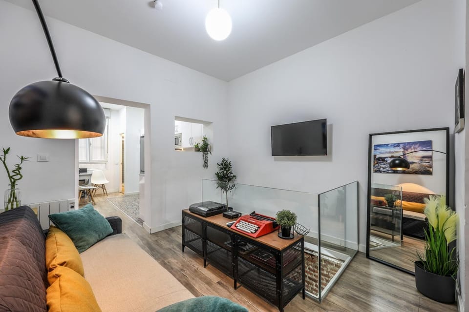 Latina Corporate Housing with Billard &Darts Apartment in Centro
