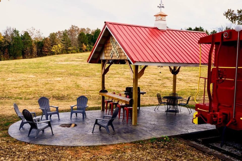 Bourbon Trail: Caboose on the Farm House in Lawrenceburg