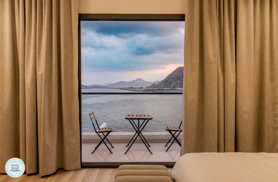 Natural landscape, View (from property/room), Balcony/Terrace, Bedroom, Mountain view, Sea view