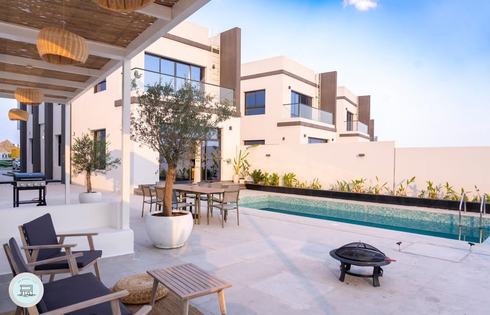 Property building, Pool view, Swimming pool