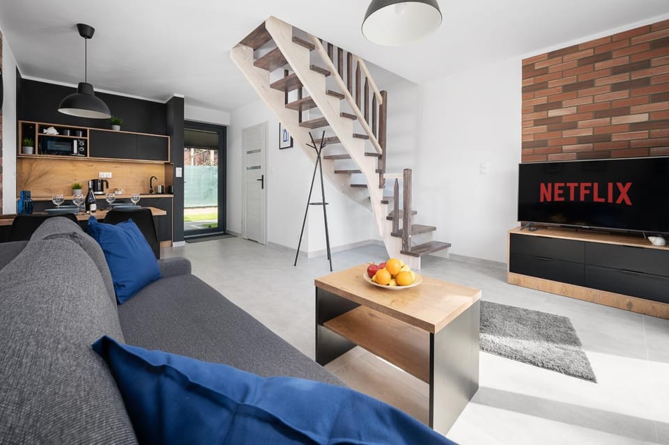 TV and multimedia, Kitchen or kitchenette, Living room, Seating area