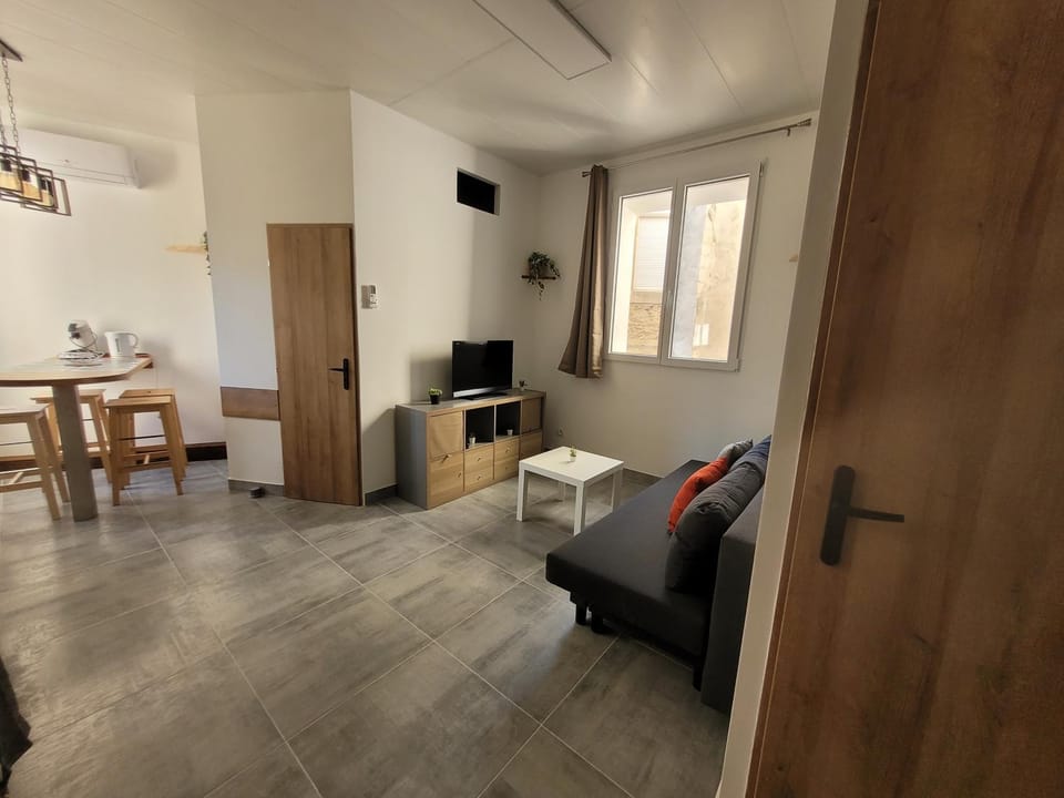 Living room, Lounge or bar