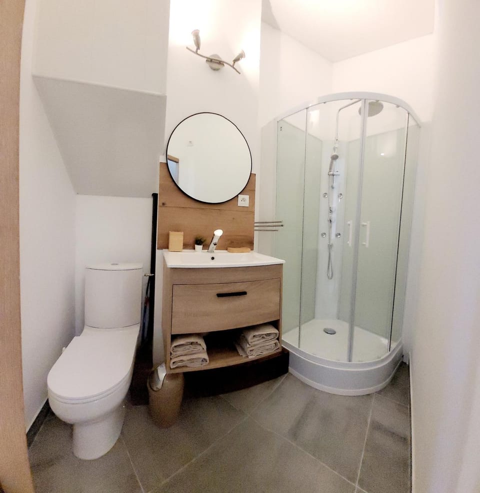 Shower, Toilet, Bathroom