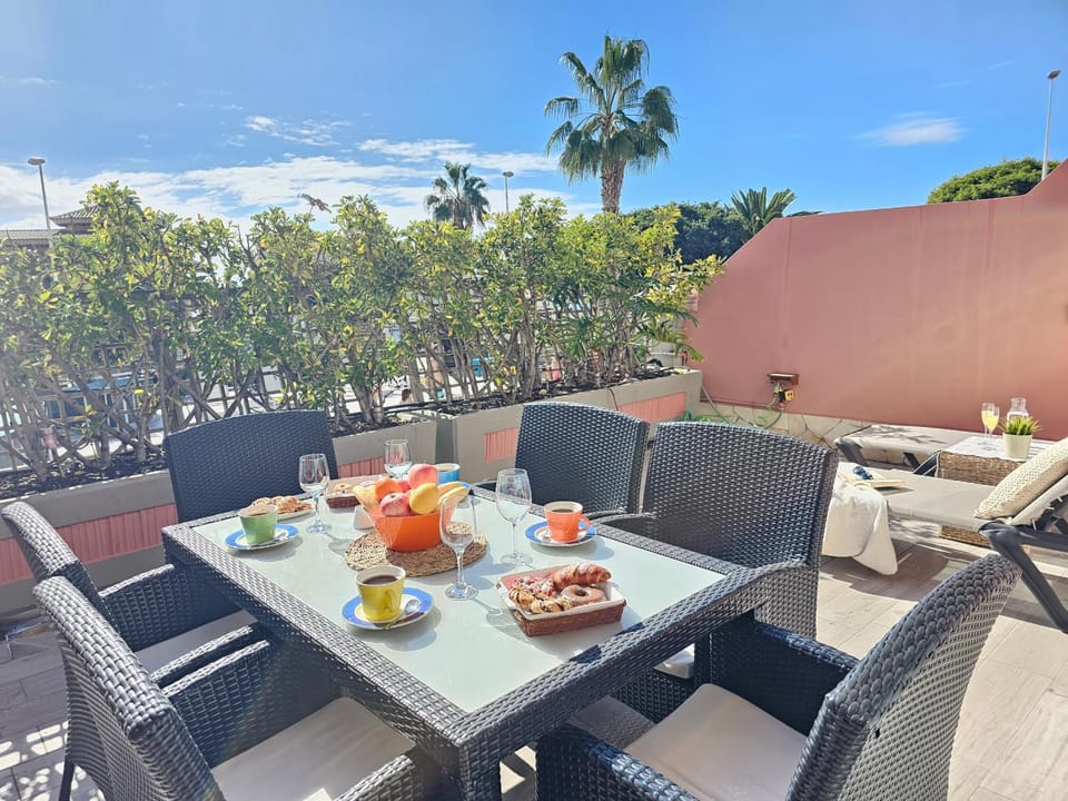 NEW LUXURY RELAXING HOLIDAYS GOLF & SUN, Costa Adeje, Tenerife Apartment in Adeje