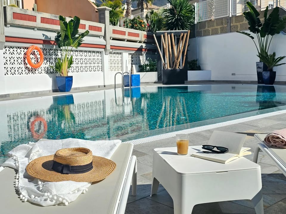 Swimming pool, Swimming pool