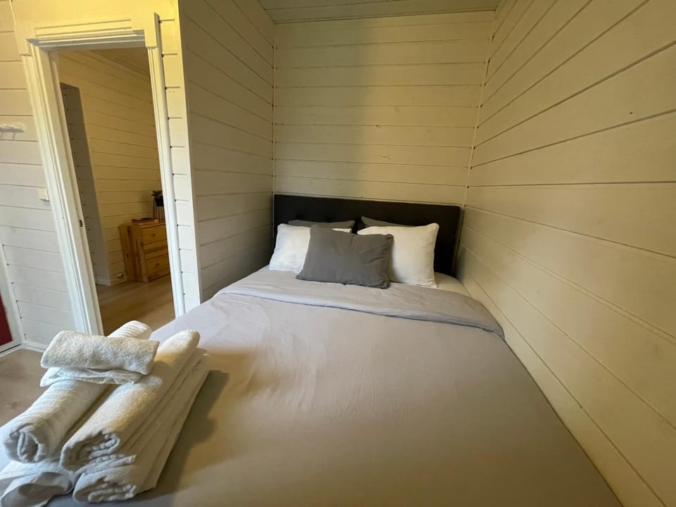 Free Parking at Cozy & Central Getaway Apartment in Trondheim