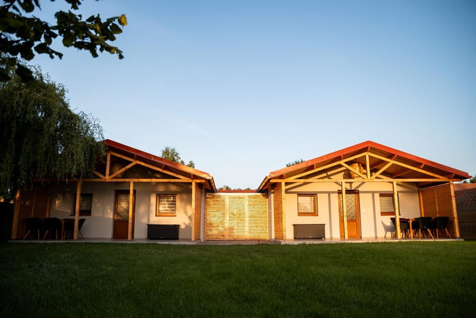 Property building, Day, Garden