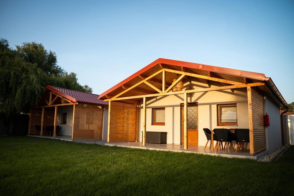Property building, Day
