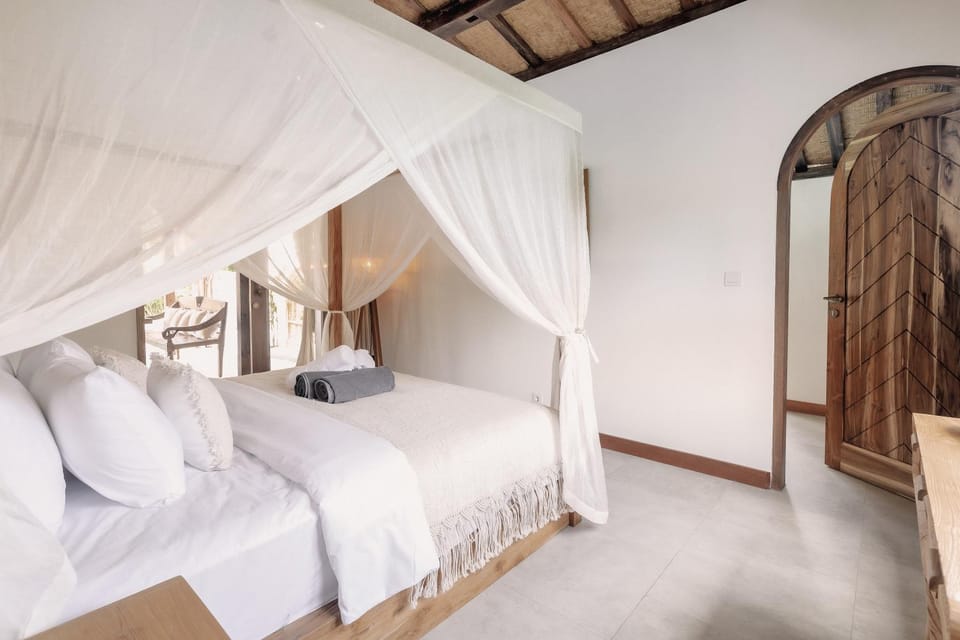 Spacious retreat at Villa Wanderlust with infinity pool Villa in Bali