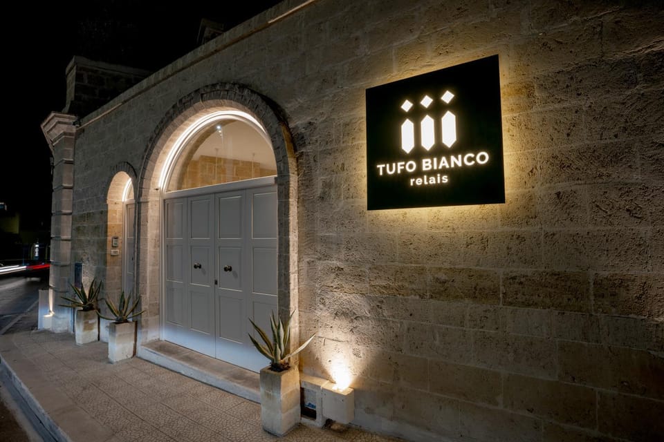 Facade/entrance, Night, Property logo or sign