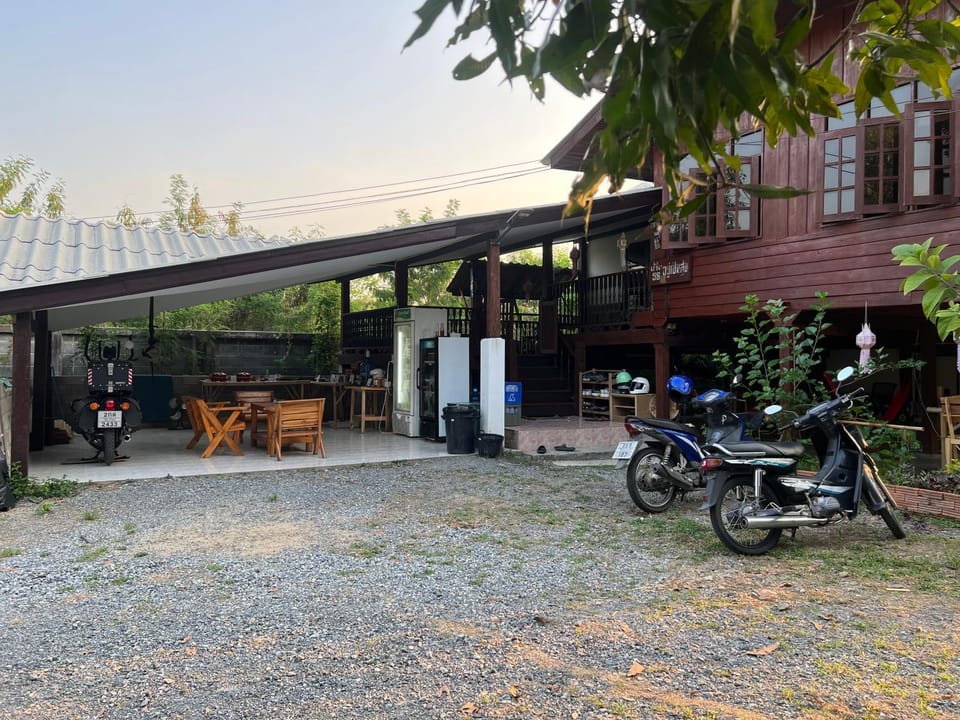Property building, Restaurant/places to eat, Coffee/tea facilities, Breakfast