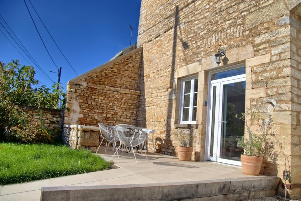 Patio, Facade/entrance