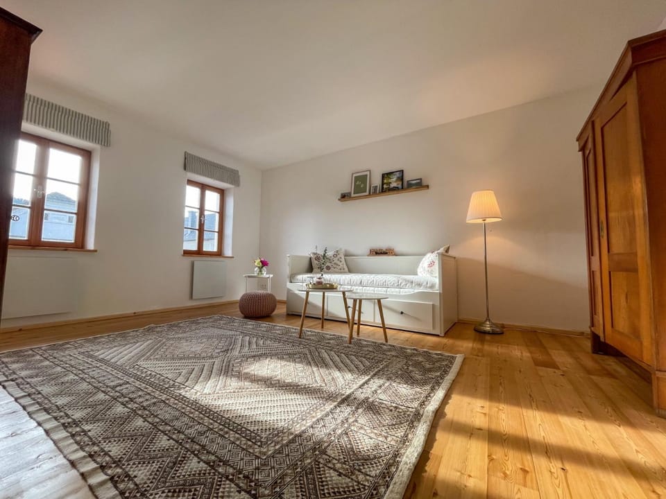 Living room, Photo of the whole room, Seating area