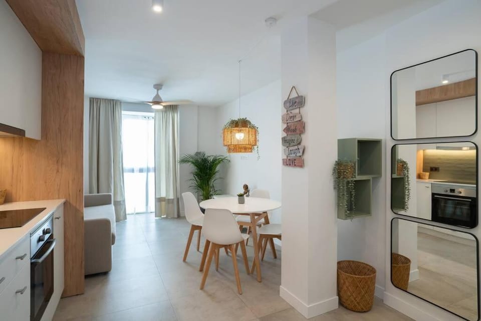 Kitchen or kitchenette, Seating area, Dining area, dishwasher, pet friendly, stove, toaster