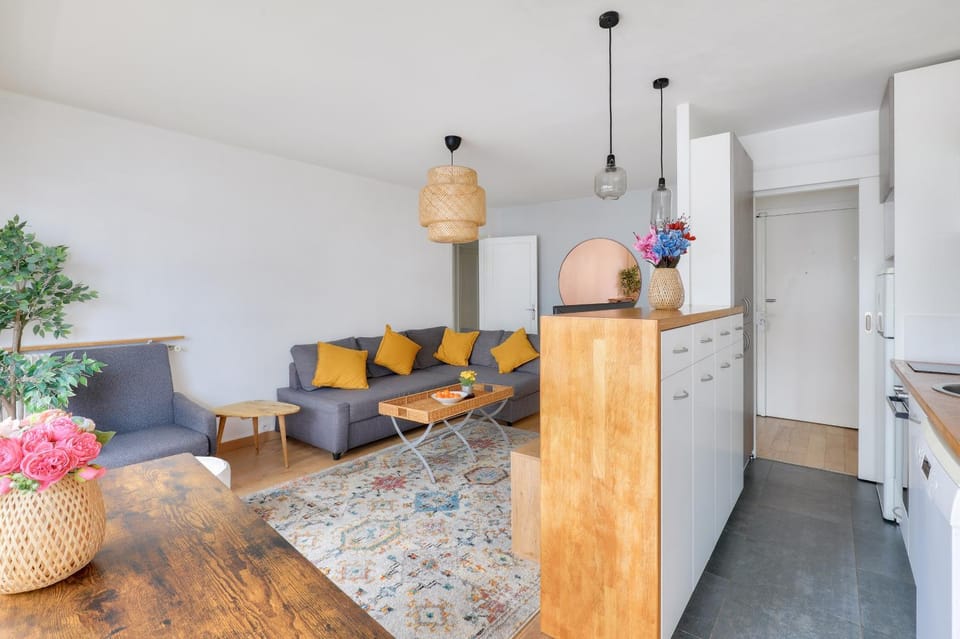 Kitchen or kitchenette, Living room