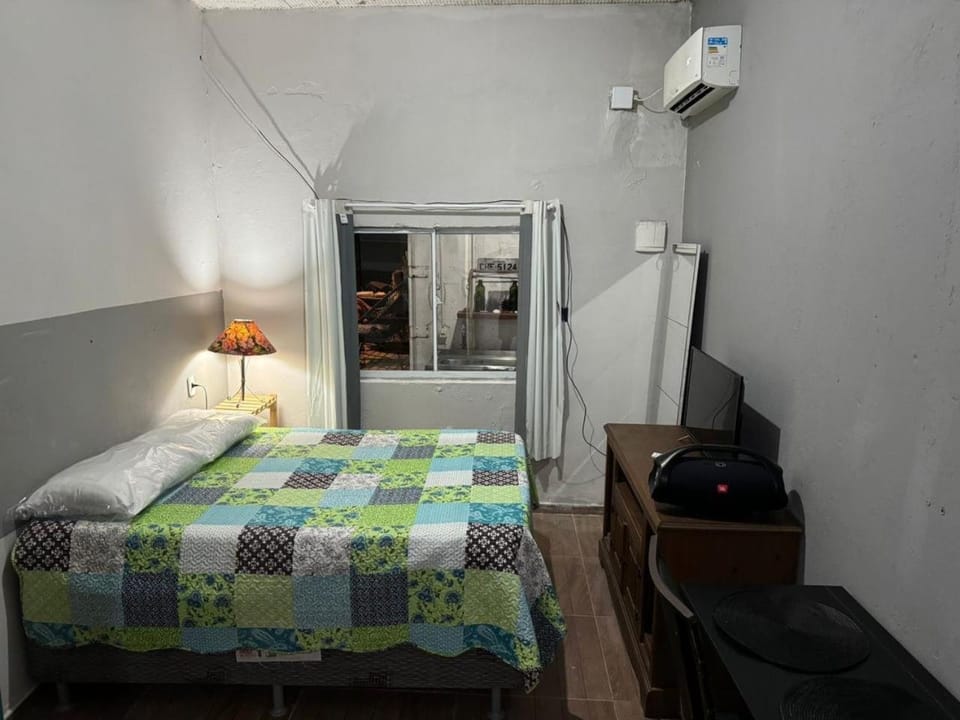 TV and multimedia, Photo of the whole room, air conditioner