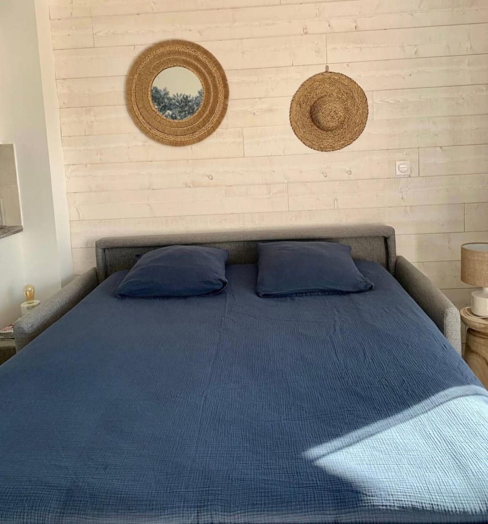 Le Nid Douillet, studio avec terrasse et parking à 400m des plages Apartment in Finistere
