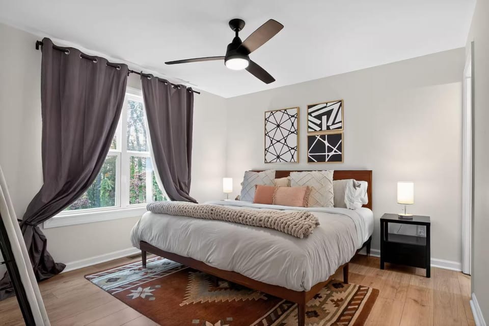 Bed, Photo of the whole room, Bedroom
