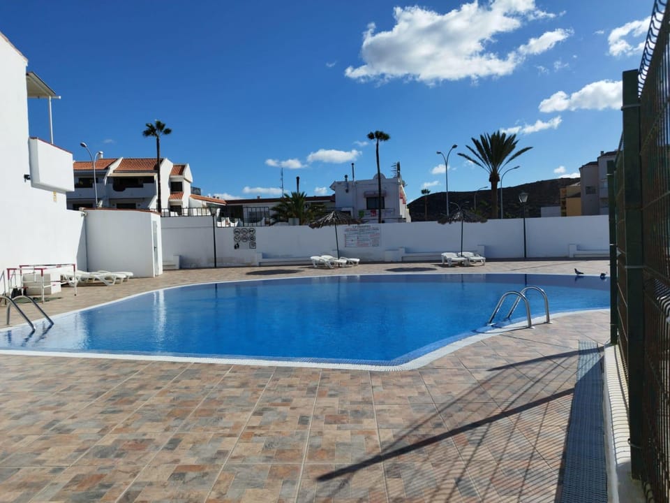 Swimming pool, Swimming pool, sunbed