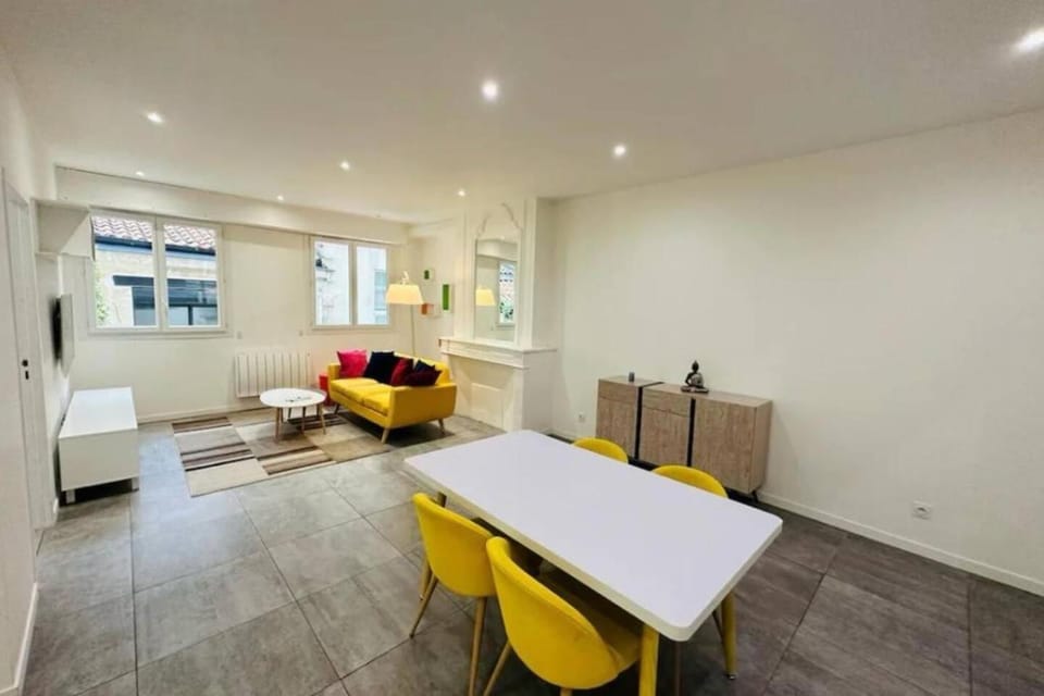 Remarkable 2-Bed Apartment in Bordeaux Apartment in Bordeaux