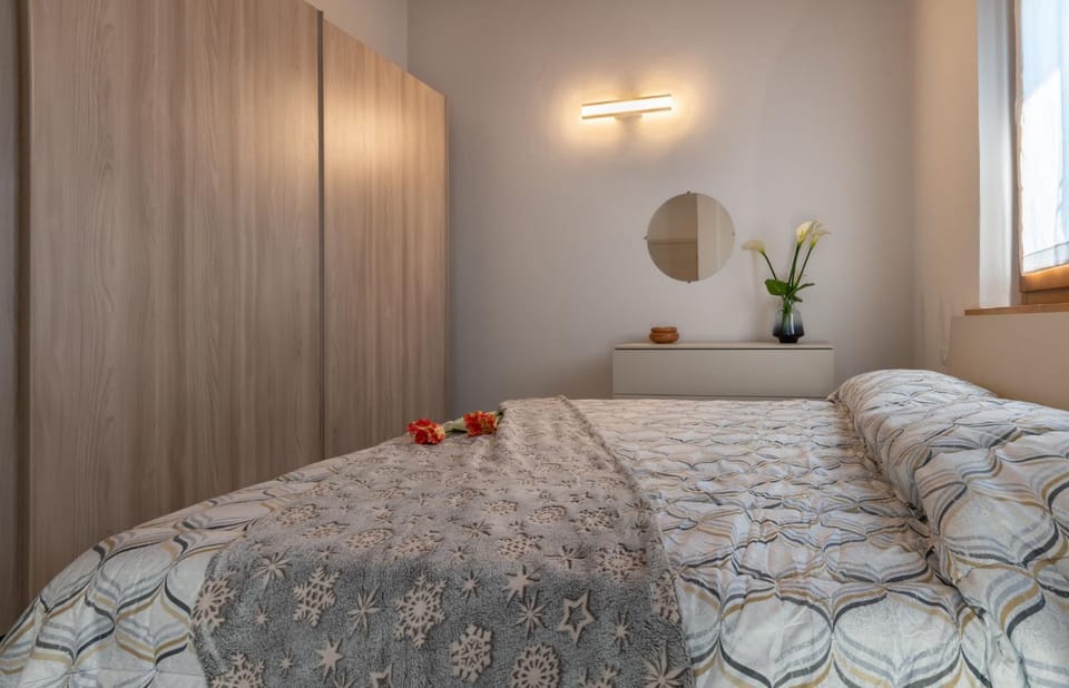 Bed, Photo of the whole room, Bedroom, wardrobe