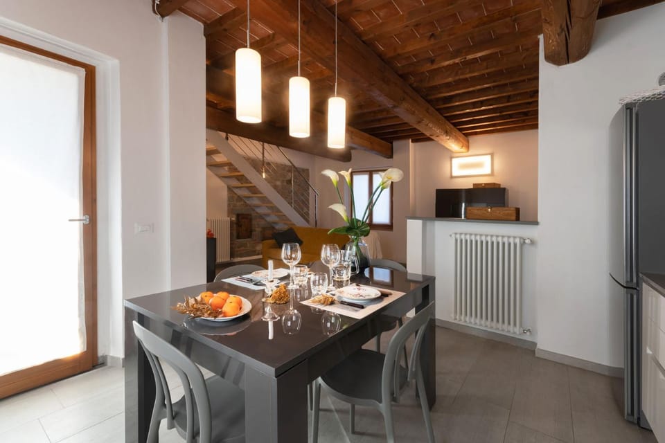 Kitchen or kitchenette, Food and drinks, Dining area, Food, minibar, stove