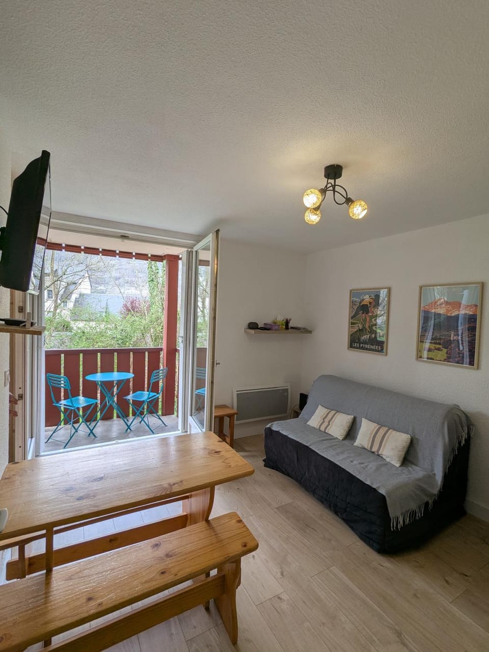 TV and multimedia, Living room, Dining area