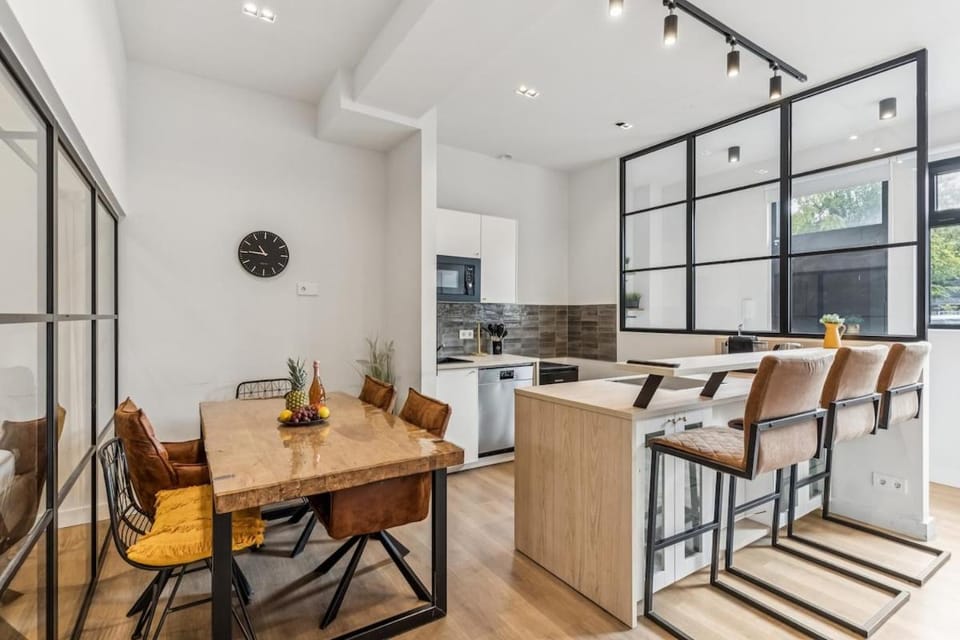 Kitchen or kitchenette, Living room, Dining area