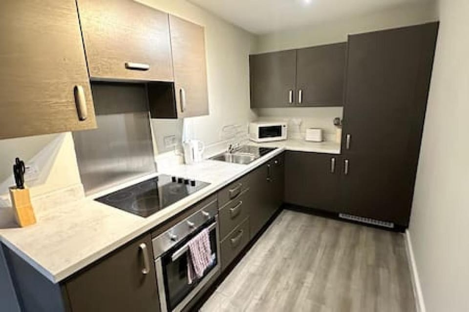 Fab 1 Bed Apartment with Balcony and River Views Sleeps 2 Apartment in Salford