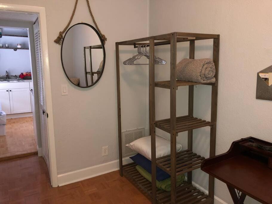Overlooking Downtown Dunedin Two Bedroom apartment NO KIDS, NO PETS Apartment in Dunedin