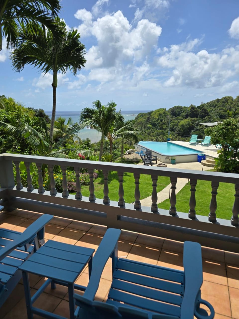 View (from property/room), Balcony/Terrace, Pool view, Sea view, Swimming pool, sunbed