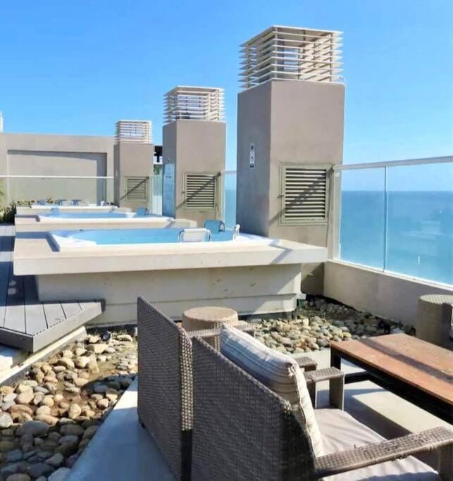 Hot Tub, Hot Tub, Balcony/Terrace, Pool view, Sea view, Swimming pool
