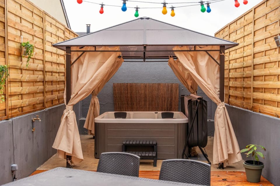 Maisonnette & Jacuzzi House in Hauts-de-France