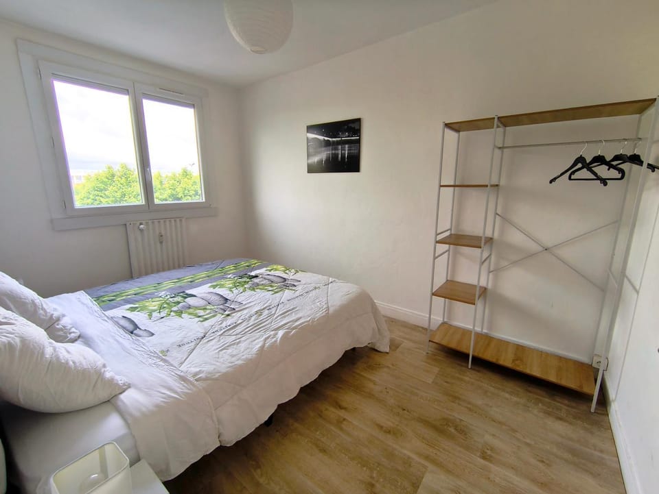 Bed, Photo of the whole room, Bedroom, wardrobe