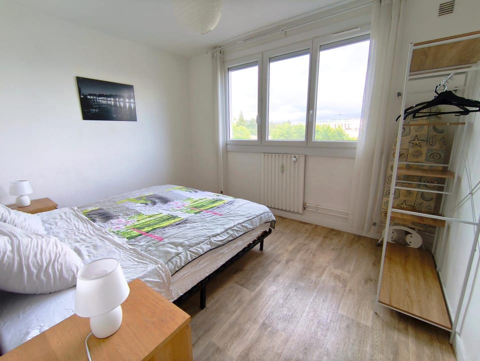 Bed, Photo of the whole room, Bedroom, wardrobe