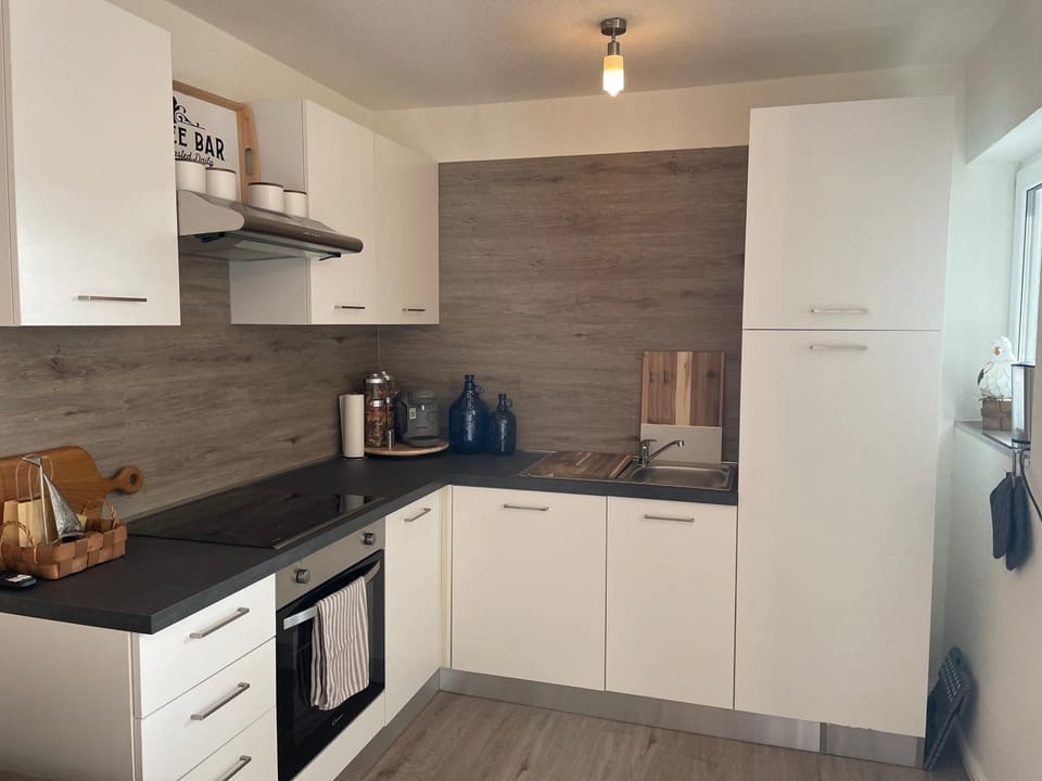 Coffee/tea facilities, Kitchen or kitchenette, dishwasher, minibar, pet friendly, stove, toaster