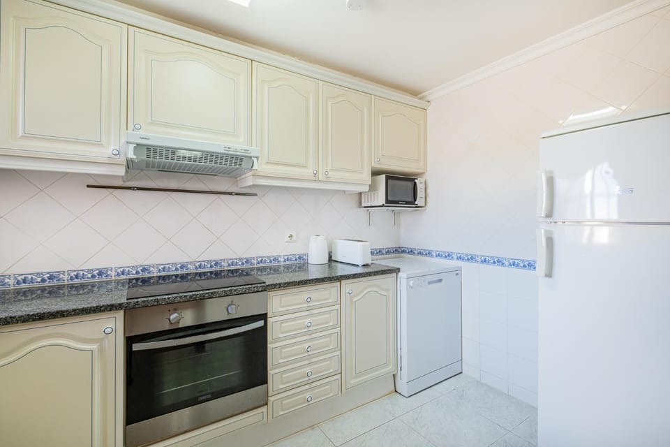 dishwasher, microwave, toaster, toaster, kitchen, kitchen