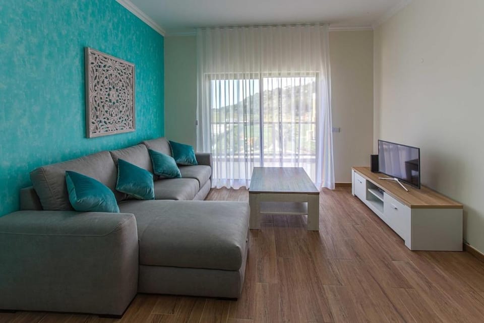 Communal lounge/ TV room, TV and multimedia, Living room, Seating area