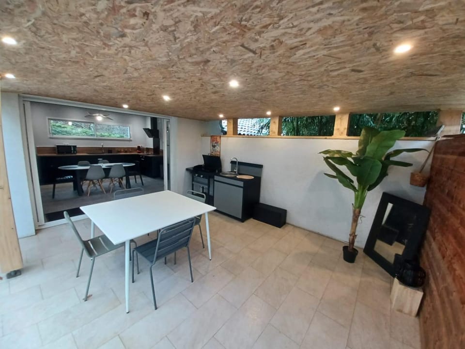 Patio, BBQ facilities, Balcony/Terrace