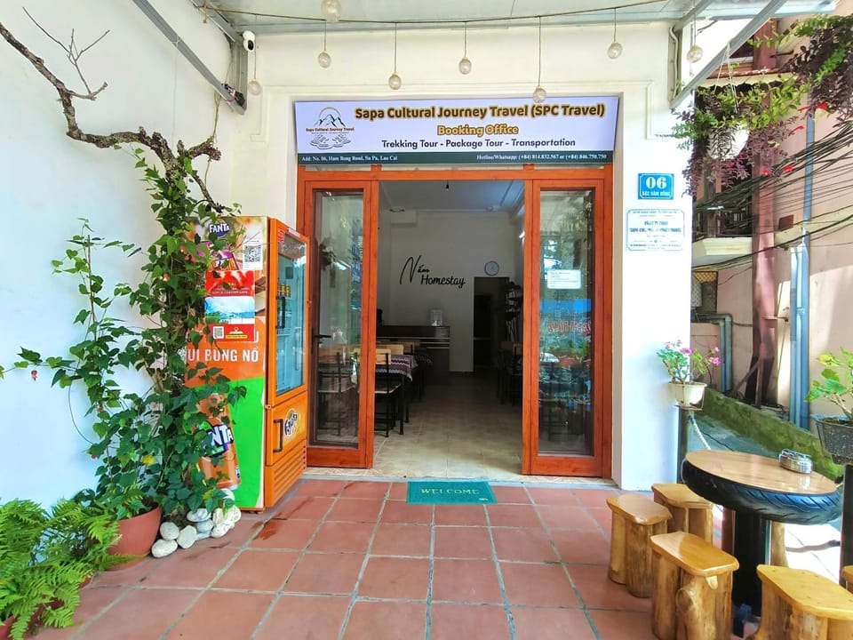 Patio, Facade/entrance