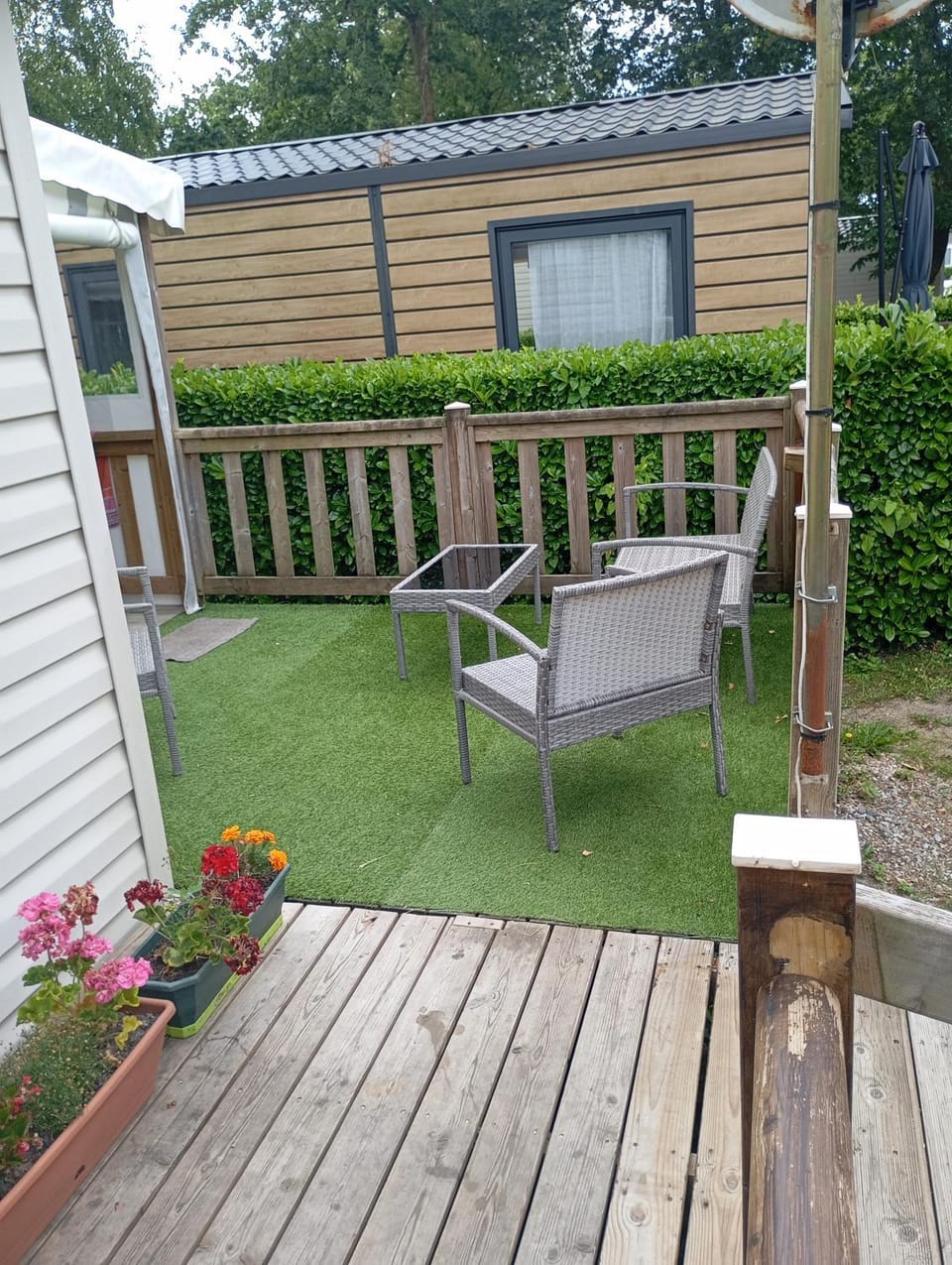 mobilhome Pont Aven 3chbres 152 avec grande terrasse fermée Campground/ 
RV Resort in Pont-Aven