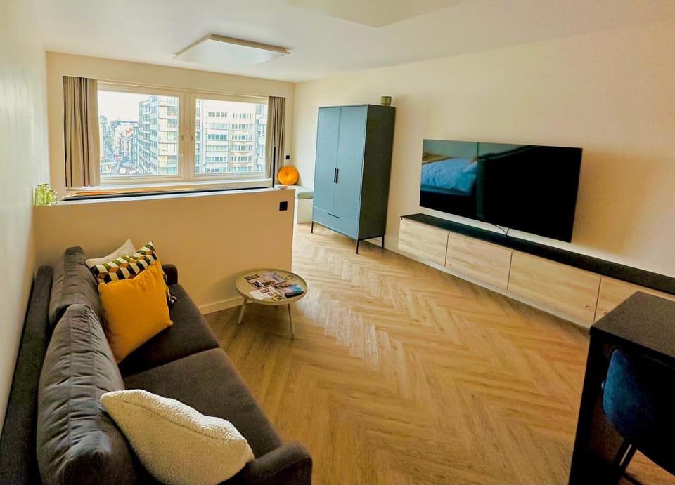 TV and multimedia, Living room, Seating area