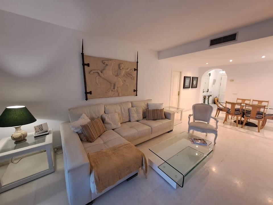 Holidays & Home Luminous Apartment in Playas del Duque , Puerto Banus Apartment in Marbella