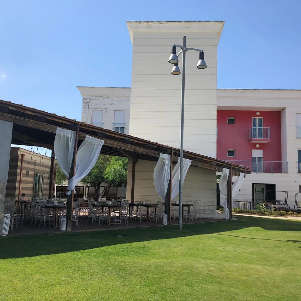 Restaurant/places to eat, On site