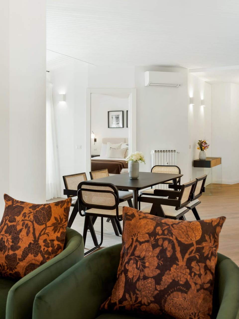 Living room, Seating area, Dining area