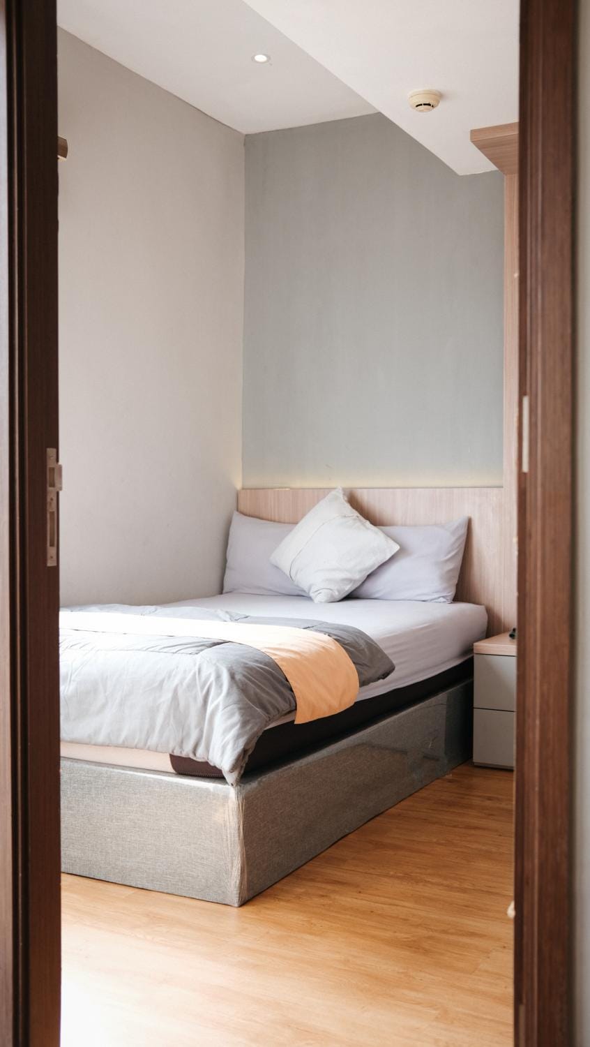 Bed, Bedroom, wardrobe, air conditioner, air conditioner