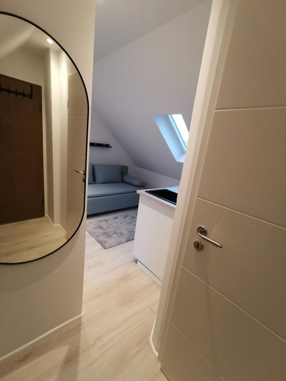 Dachzimmer mit Kochecke und Duschbad, nahe Messe Apartment in Hanover