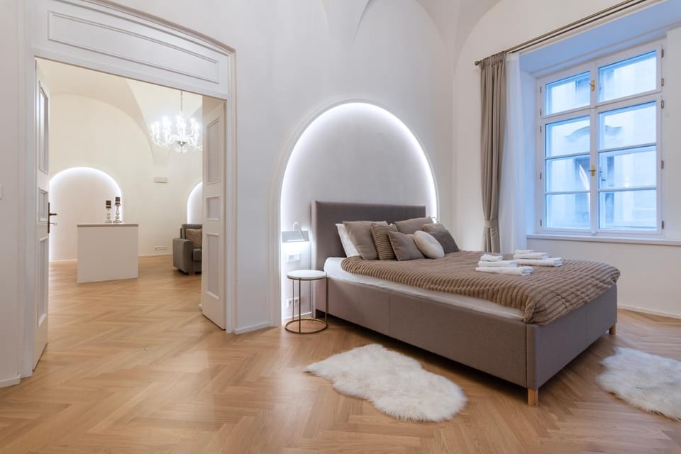 Photo of the whole room, Bedroom