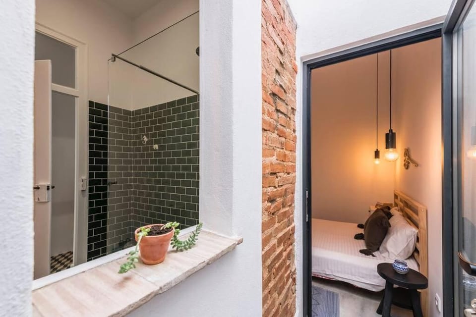 Traditional house: private pool and sunny terrace Villa in Portimao